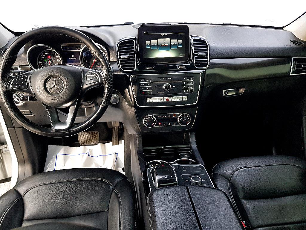 Mercedes Benz GLE Class - Vista 5