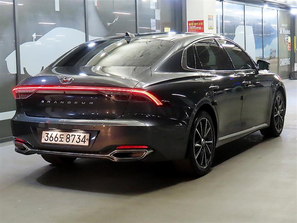 HYUNDAI Grandeur - Vista 4