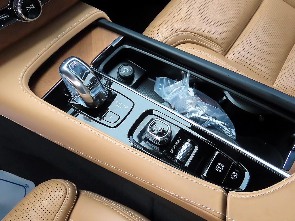 Volvo XC90 - Vista 11
