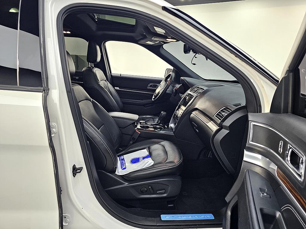 Ford Explorer - Vista 11
