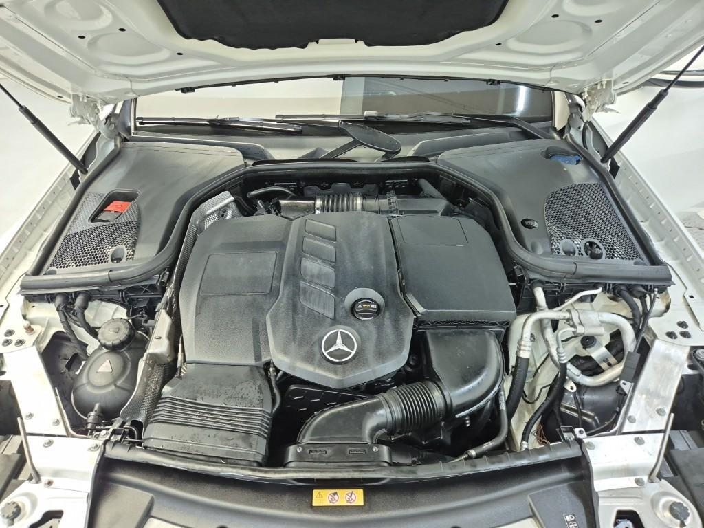 Mercedes Benz E class - Vista 5