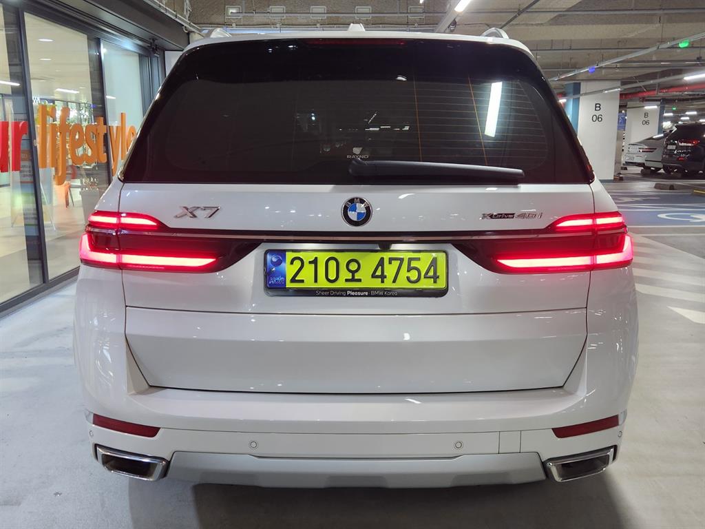 BMW X7 - Vista 5