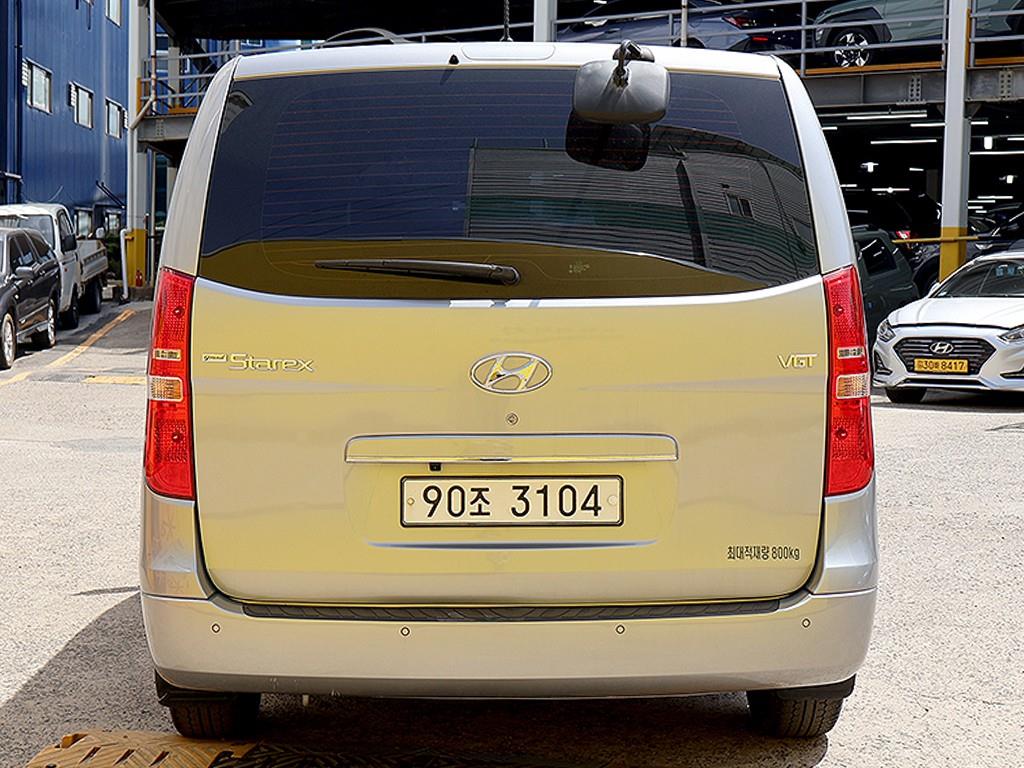 HYUNDAI Starex - Vista 5