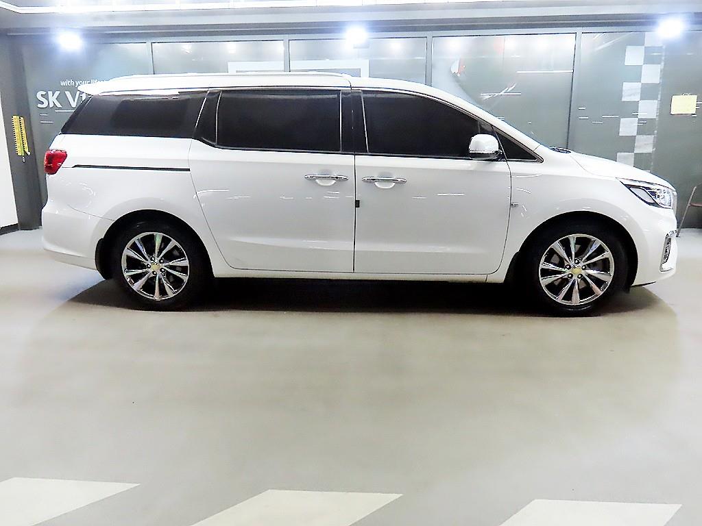KIA Carnival - Vista 3