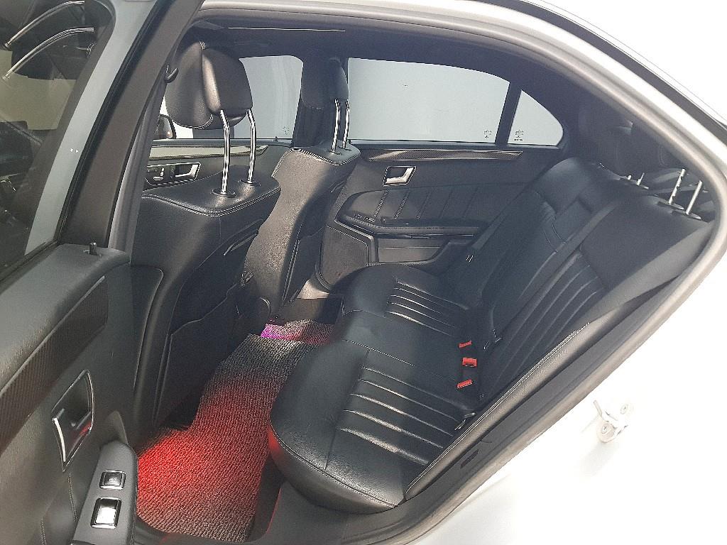 Mercedes Benz E class - Vista 9
