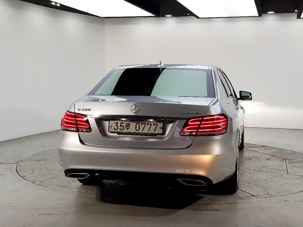 Mercedes Benz E class - Vista 3
