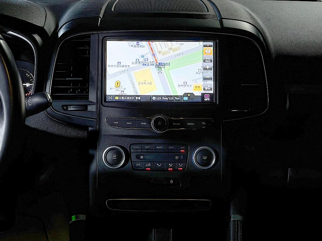 SAMSUNG QM6 - Vista 11