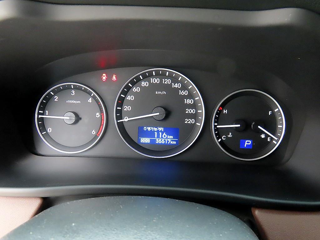 HYUNDAI Starex - Vista 10