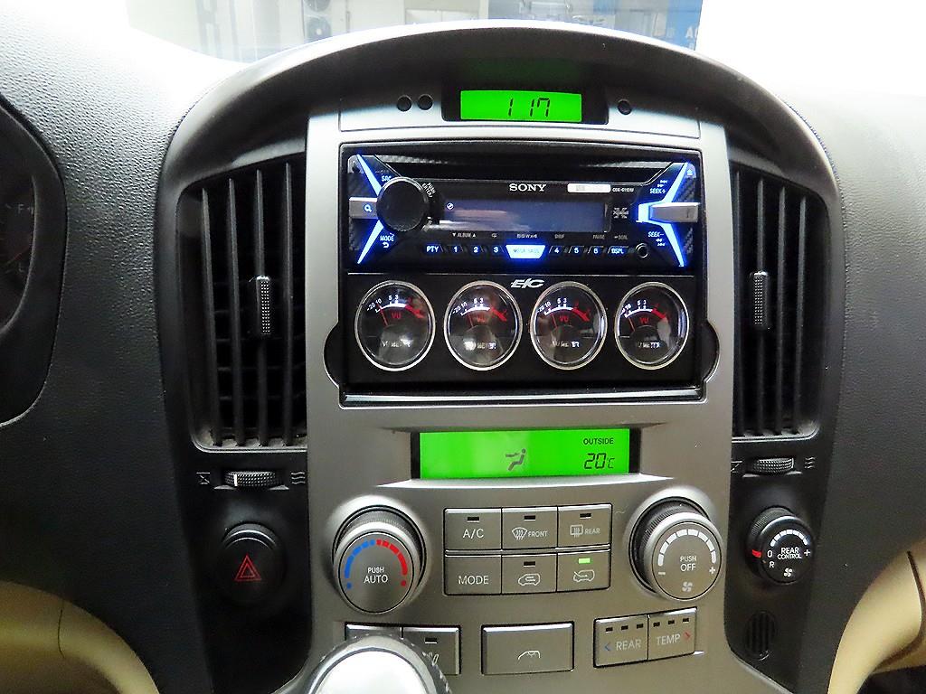 HYUNDAI Starex - Vista 9