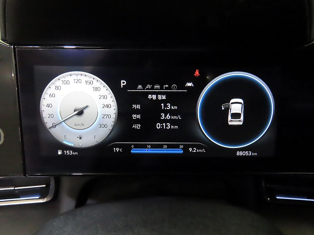 HYUNDAI Avante - Vista 9