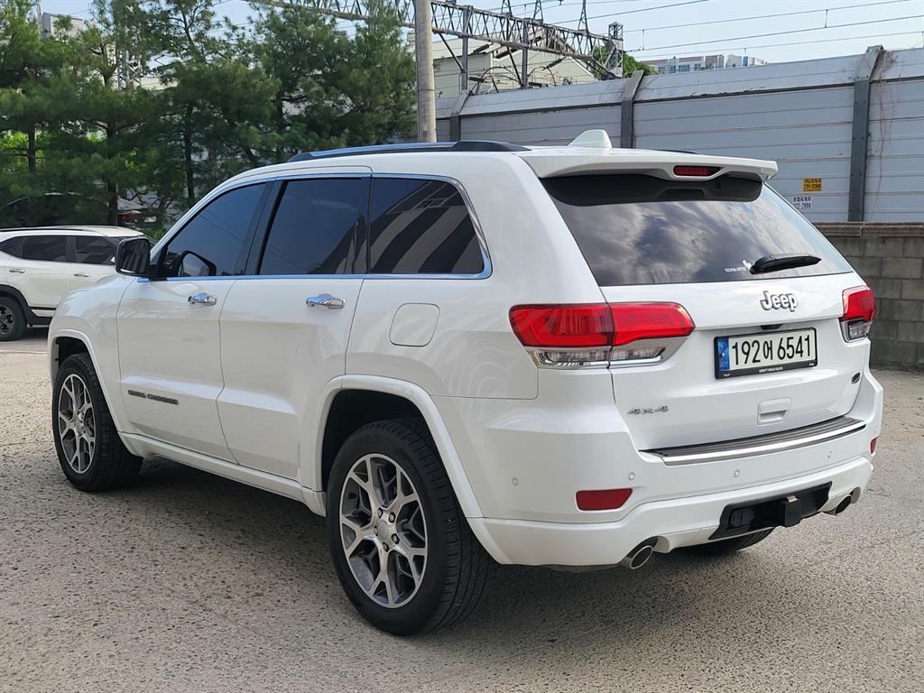 Jeep Cherokee - Vista 3