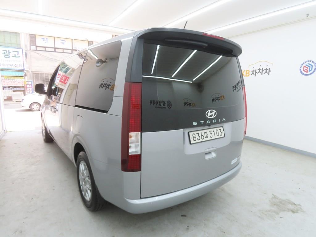 HYUNDAI Staria - Vista 4