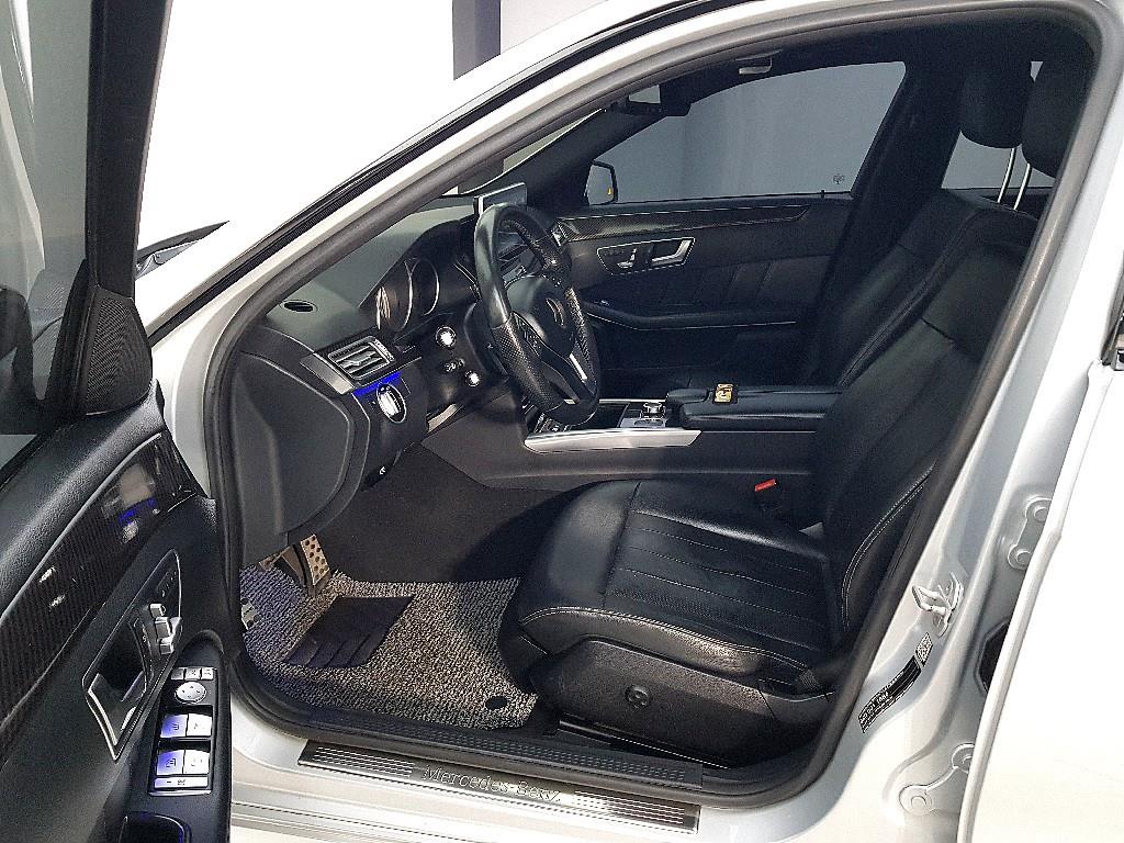 Mercedes Benz E class - Vista 8