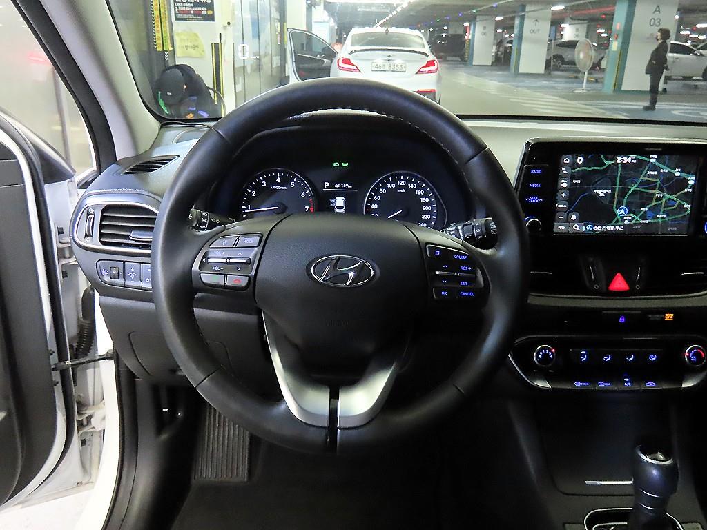 HYUNDAI i30 - Vista 8