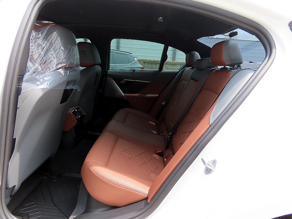 BMW 5 Series - Vista 6