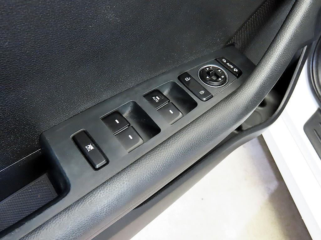 HYUNDAI Sonata - Vista 12