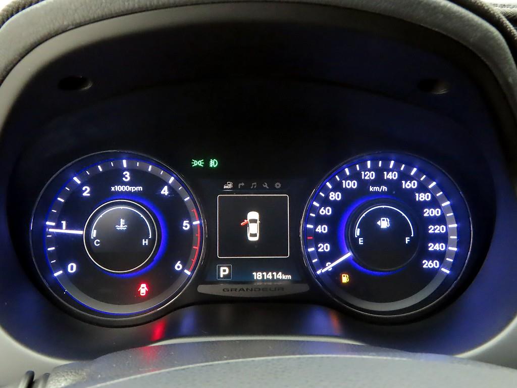 HYUNDAI Grandeur - Vista 5