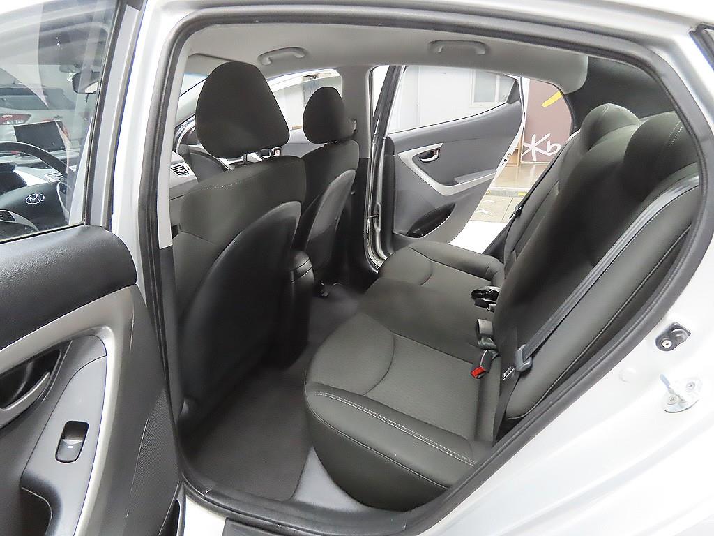 HYUNDAI Avante 2011 Gris - Importación desde Corea - HF Imports Iquique - Foto 9