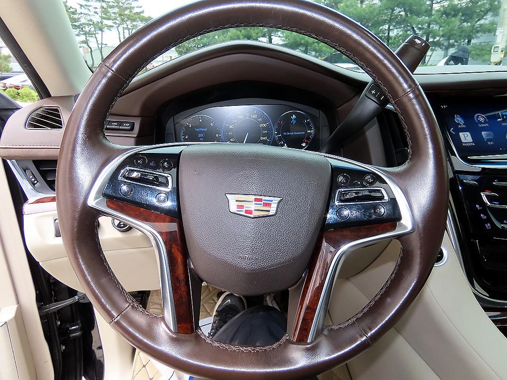 Cadillac Escalade - Vista 8
