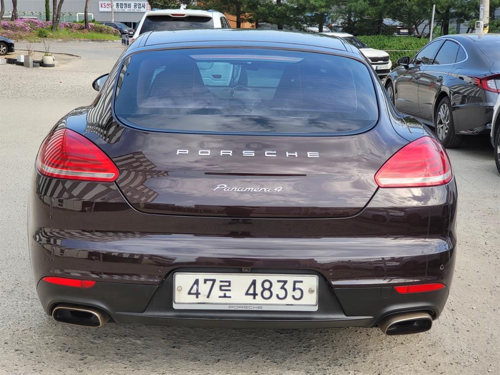 Porsche Panamera - Vista 4