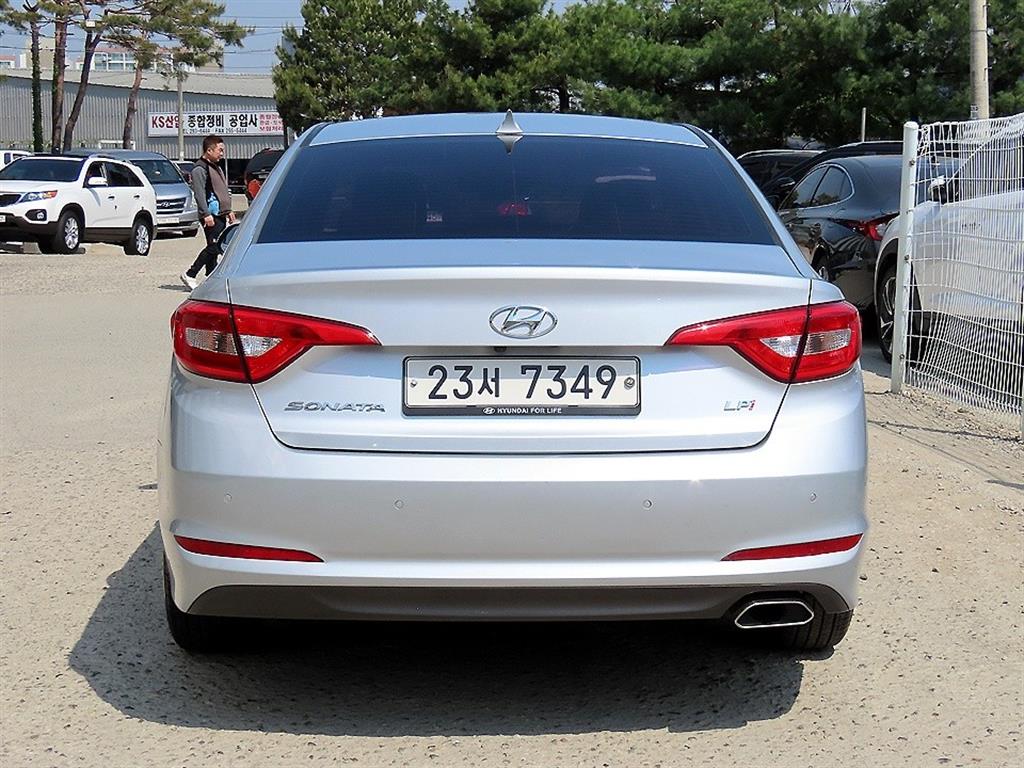 HYUNDAI Sonata - Vista 4