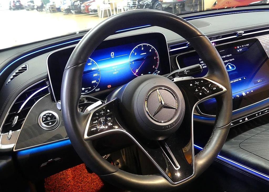 Mercedes Benz E class - Vista 12