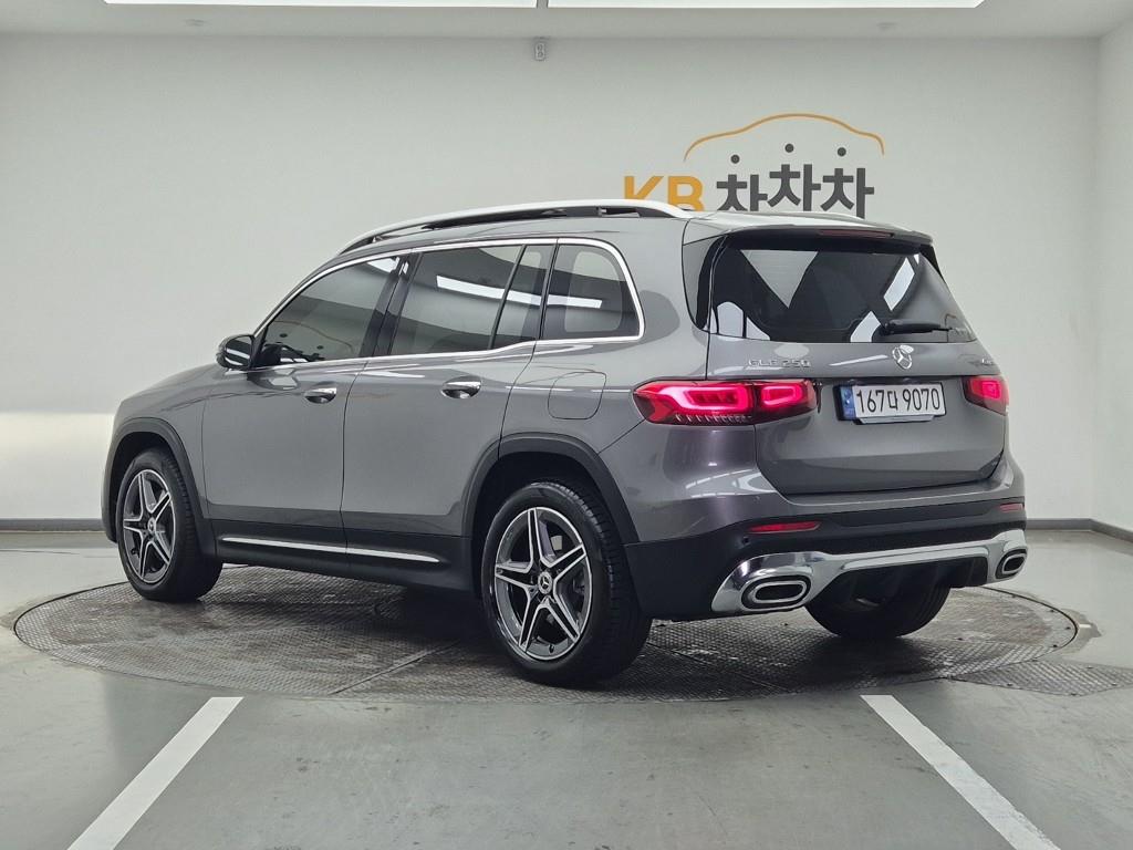 Mercedes Benz GLB Class - Vista 3