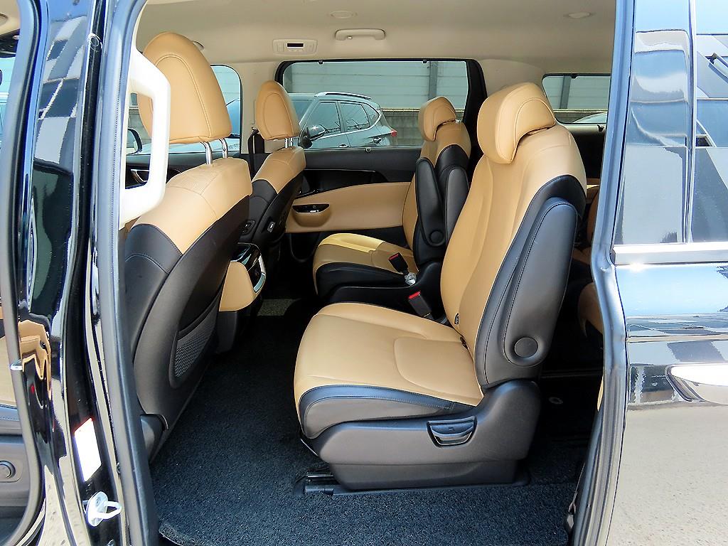 KIA Carnival - Vista 6