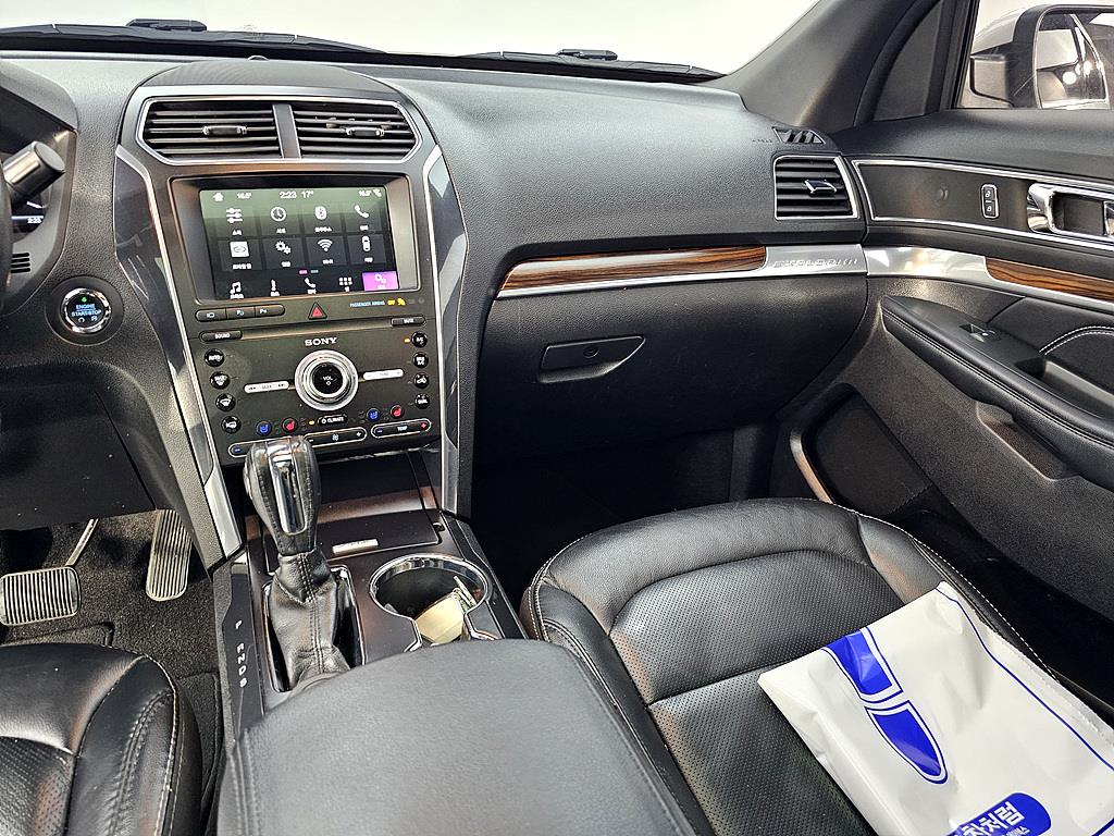 Ford Explorer - Vista 10