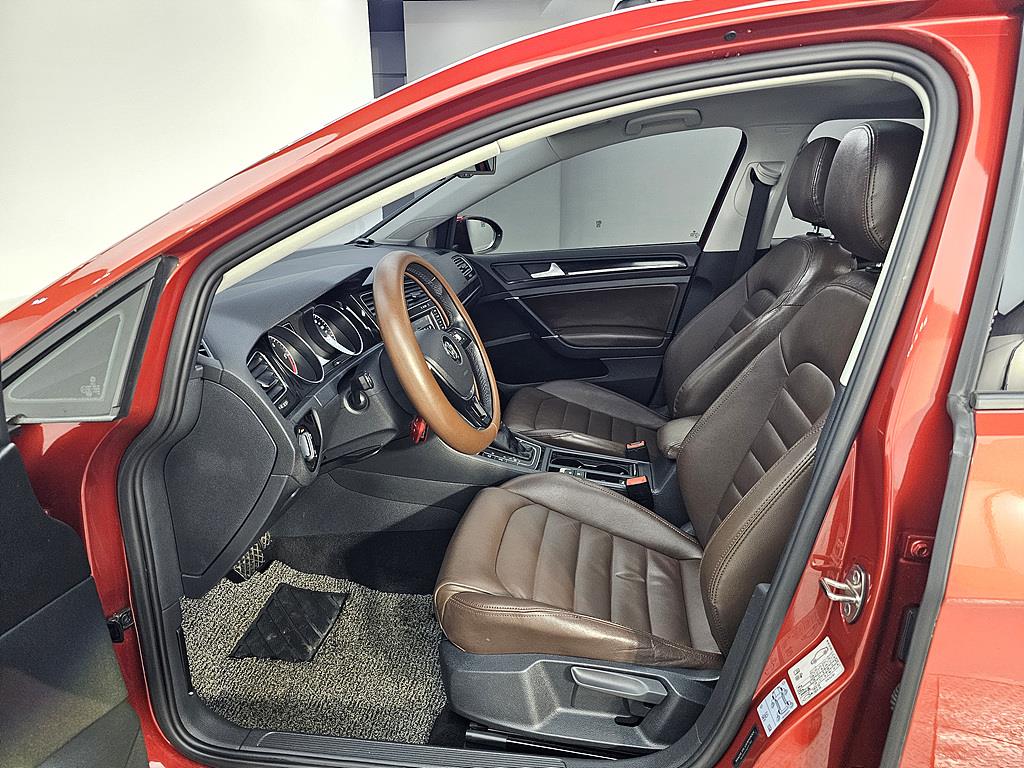 Volkswagen Golf - Vista 8