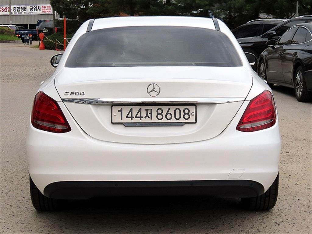 Mercedes Benz C Class - Vista 4
