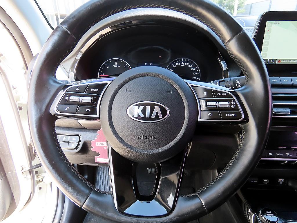 KIA Seltos - Vista 8