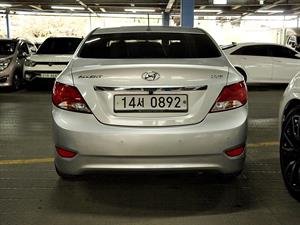 HYUNDAI Accent - Vista 6