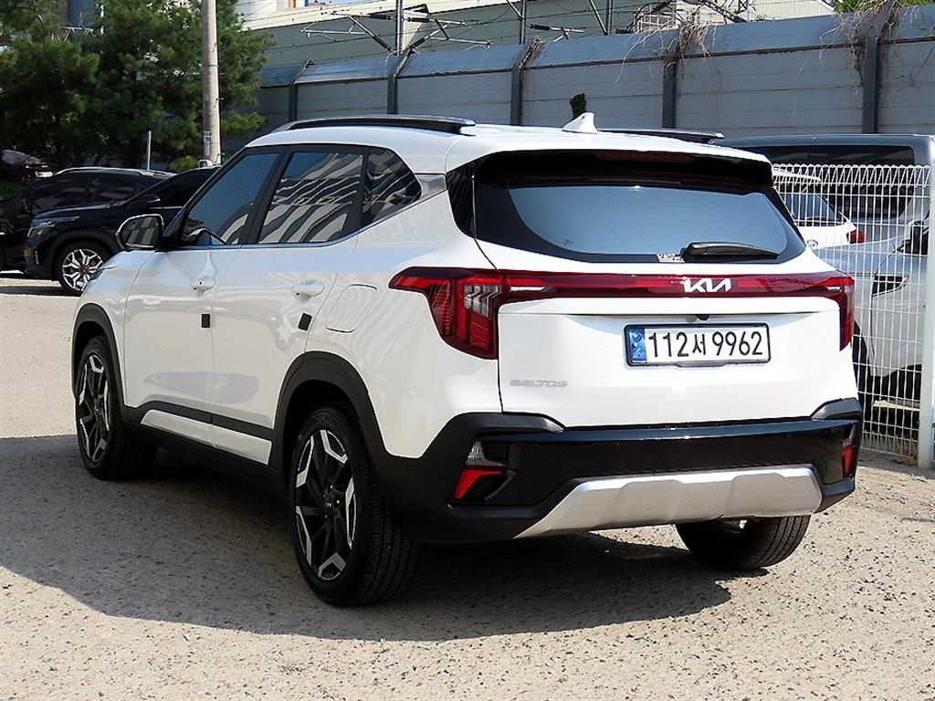 KIA Seltos - Vista 3