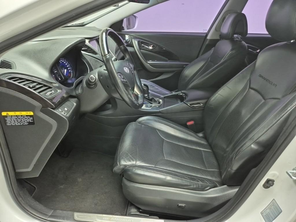 HYUNDAI Grandeur - Vista 11