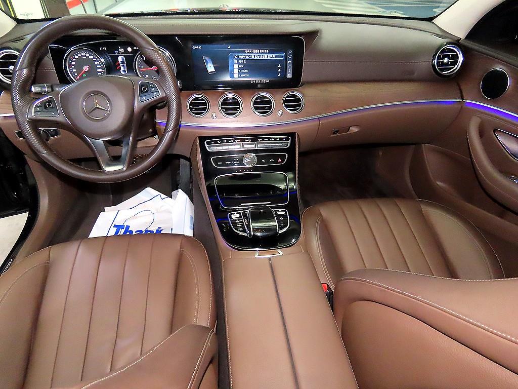 Mercedes Benz E class - Vista 10