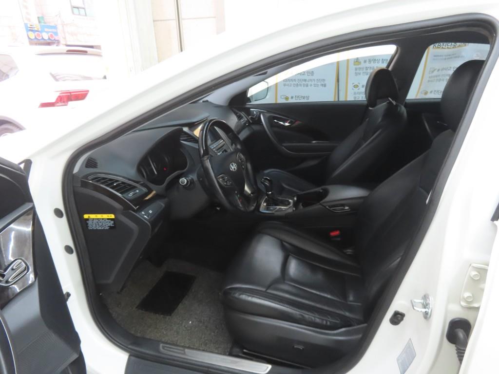 HYUNDAI Grandeur - Vista 5