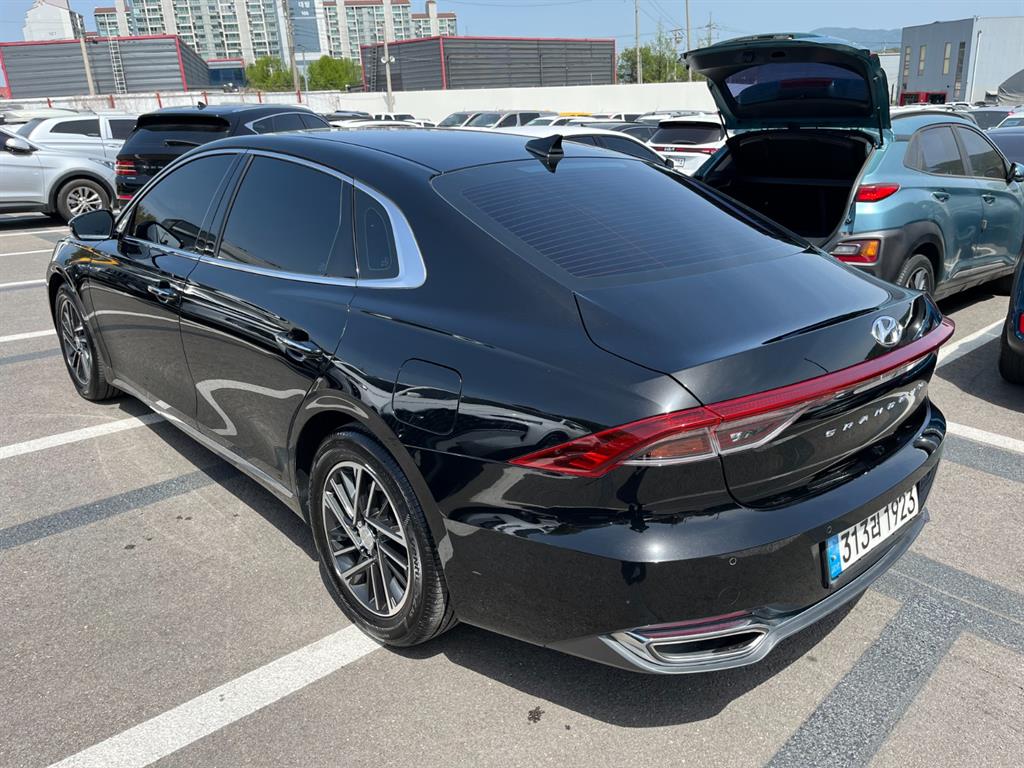 HYUNDAI Grandeur - Vista 5