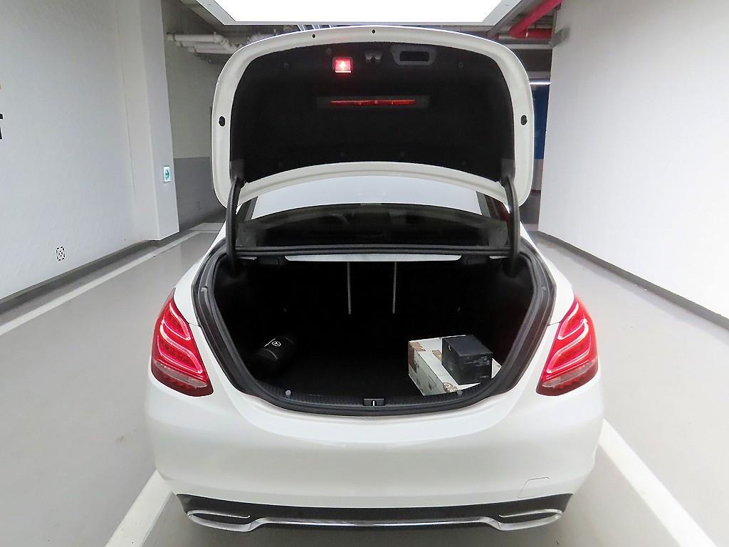 Mercedes Benz C Class - Vista 5