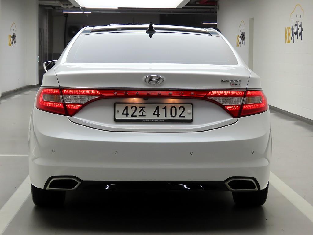 HYUNDAI Grandeur - Vista 3