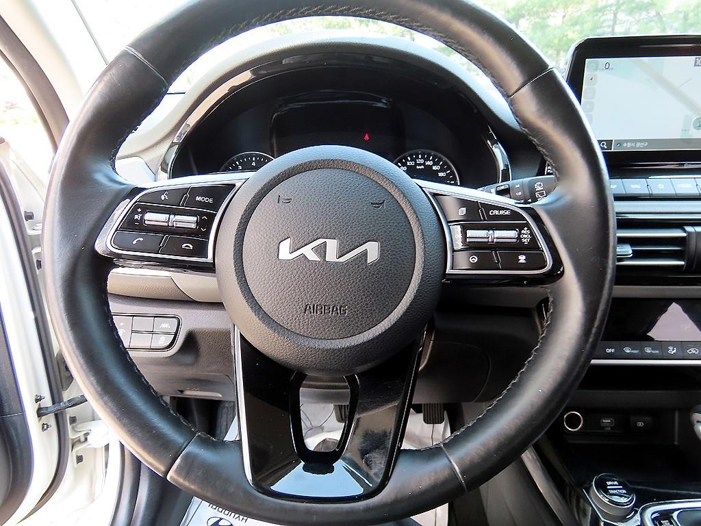 KIA Seltos - Vista 8