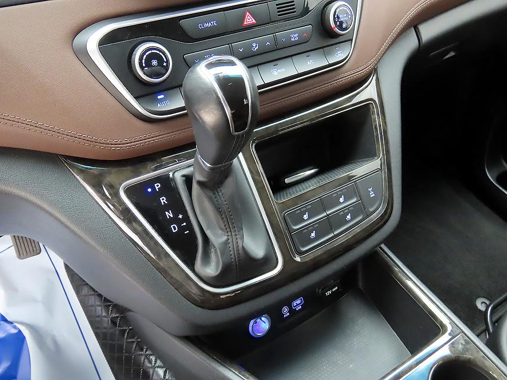 HYUNDAI Starex - Vista 11