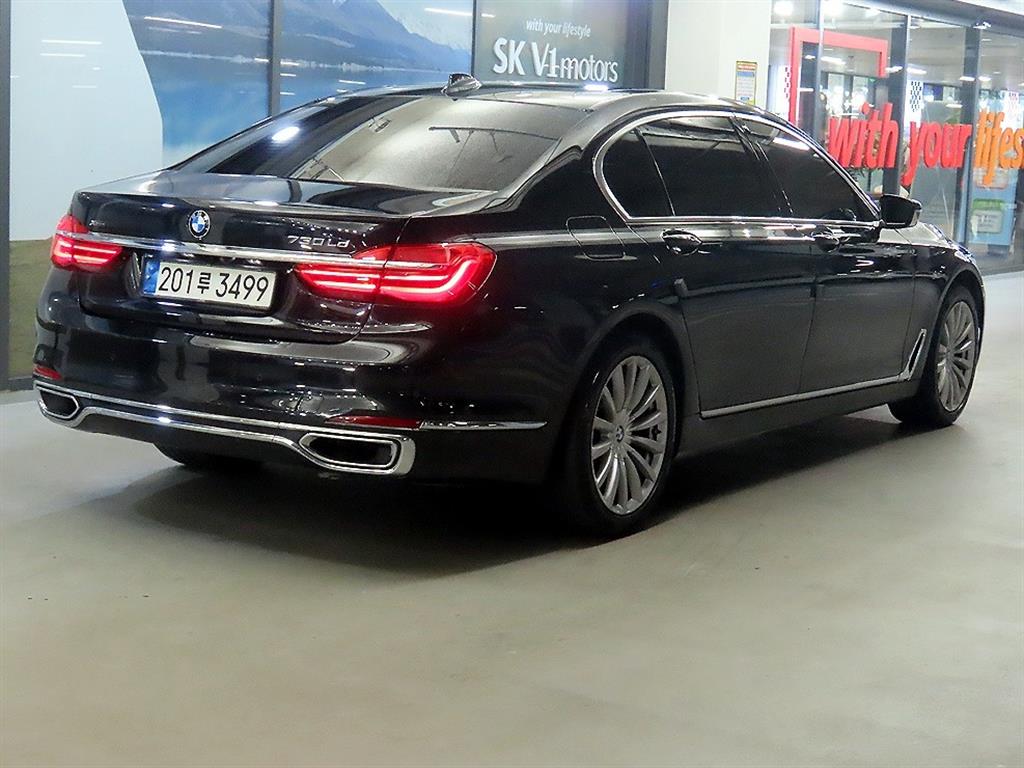BMW 7 Series - Vista 4
