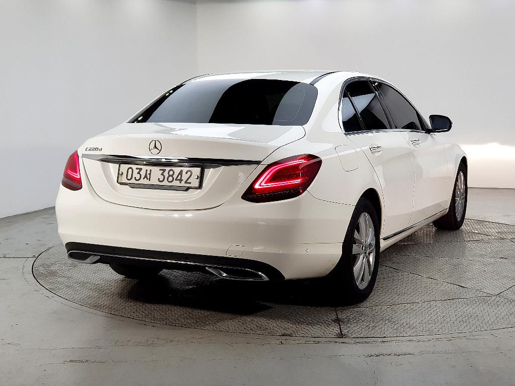 Mercedes Benz C Class - Vista 4