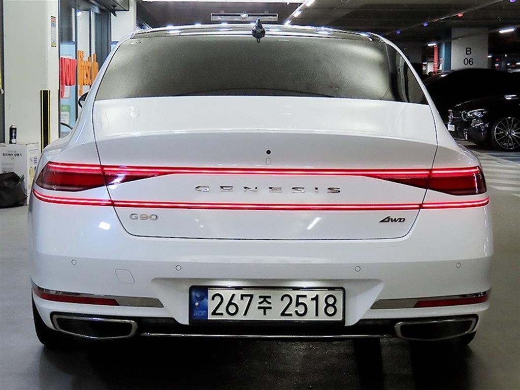 Genesis G90 - Vista 5