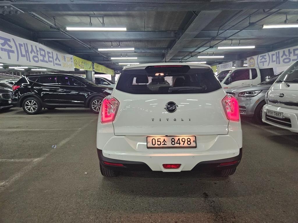 Ssangyong Tivoli - Vista 5