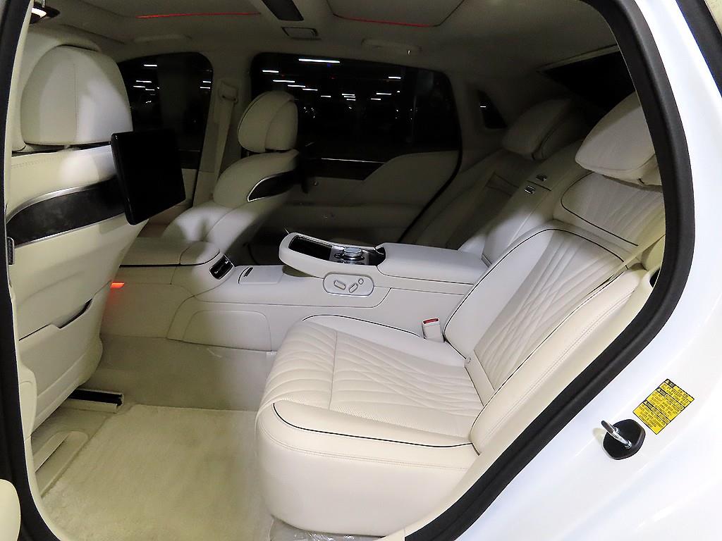 Genesis G90 - Vista 7