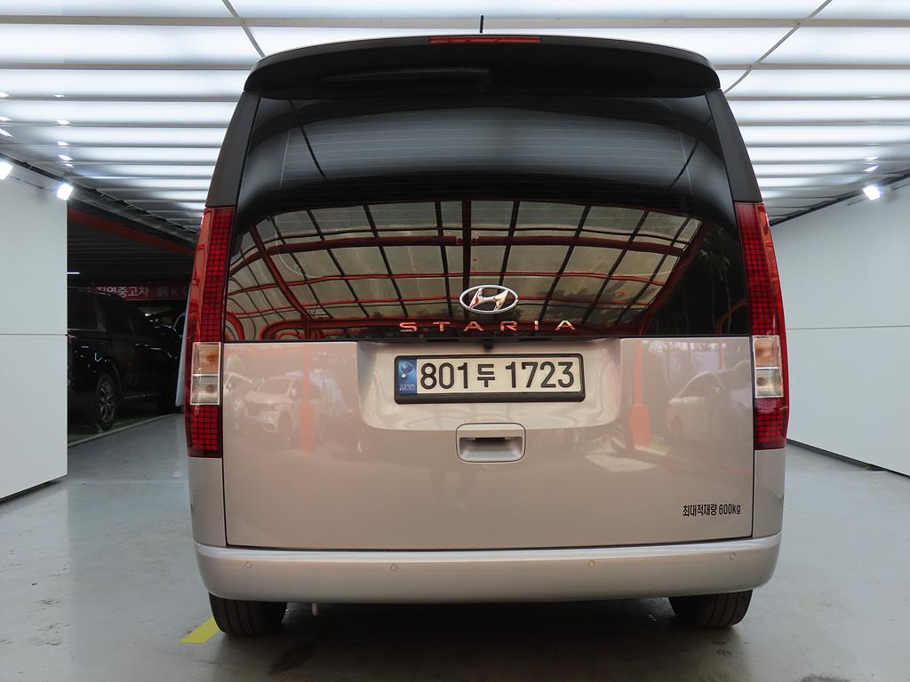 HYUNDAI Staria - Vista 4