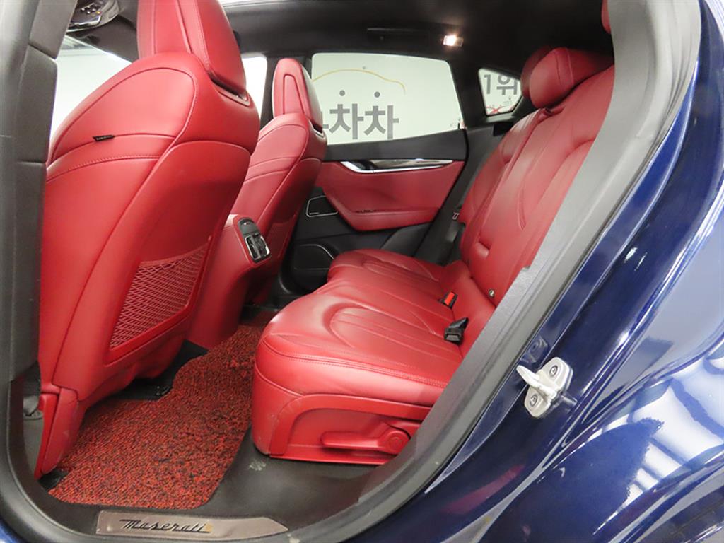 Maserati Levante - Vista 6