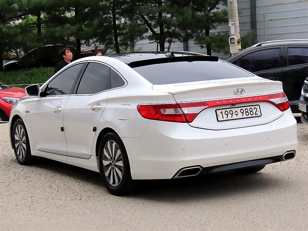 HYUNDAI Grandeur - Vista 3